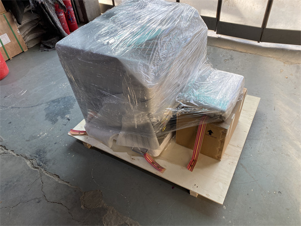 Explore how UV flatbed printers revolutionize custom packaging, offering precision, versatility, and cost efficiency for businesses of all sizes.